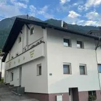 Ferienwohnung Rener, hotel v mestu Sautens