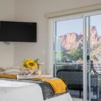 So Zion Painted Desert-4Bed, 3Bath, Hot Tub, Deck, ξενοδοχείο σε Hildale
