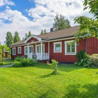 Scenic Seaside Retreat near Northvolt Ett, hotel i nærheden af Skellefteå Lufthavn - SFT, Skellefteå