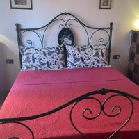 SHARON HOUSE NEAR THE MALL OUTLET, hotel a Incisa in Valdarno