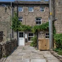 Chapel Cottage with Log Burner (Dog Friendly), hotel din Hawes
