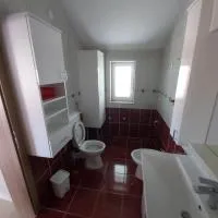 APARTMENTS KRAPEC3, מלון בJeždovec