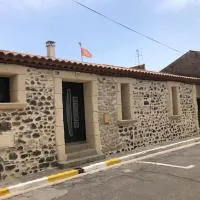 Maison de village avec patio, hotel a Bessan