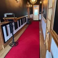 Le Namasté Auberge touristique، فندق في Lachute