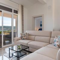 Amazing sea view apartment- Romantica, hotel in zona Aeroporto di Spalato - SPU, Kastel Stafilic