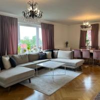 Grand villa with great location!, hotel dicht bij: Luchthaven Goteborg City - GSE, Göteborg