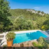 Superbe Mas Authentique du Luberon Courroussouvo, Hotel in Oppède