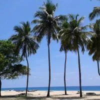 Naaval Beach Villa & Rooms、バッティカロアのホテル