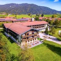 Das Wiesgauer - Alpenhotel Inzell, hotel v destinaci Inzell