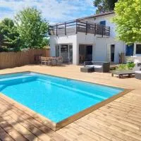 Le Chêne Vert - Grande Villa familiale avec piscine - Bassin d'Arcachon, hotel di Arès