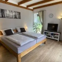 Großes Doppelzimmer mit eigenem Bad und Kühlschrank, frisch saniert, hotel en Friedrichskoog