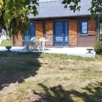 Petit chalet à la campagne、Meillacのホテル