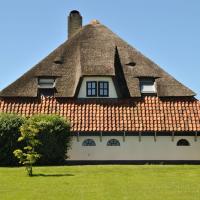 Lovely Holiday Home in Texel near Sea