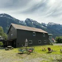 Stewart Mountain Lodge، فندق في Stewart