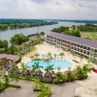 River Palm Hotel and Resort powered by Cocotel، فندق في Bugallon