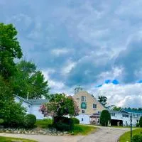 Merrill Farm Inn، فندق في نورث كونويه