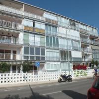 Apartamento Cerca de la Playa con Terraza y Parking en Roses, Costa Brava - ES-204-55, hotel a Roses