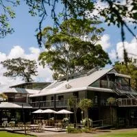 The Narrows Landing Hotel, hótel í Hamilton