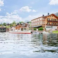 TAUROA Seehotel Grundlsee, hotel a Grundlsee