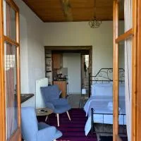 1924 Studios 2: Áyios Pétros şehrinde bir otel