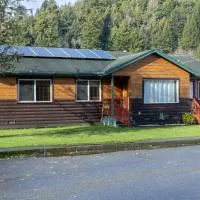 Elk Meadow Cabins 9A Prairie Creek Suite: Orick şehrinde bir otel
