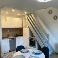 Charmant Duplex, 300 m de la mer, hotel a Courseulles-sur-Mer