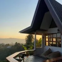 ภูคำฮ้อมคลิฟฟ์ลอดจ์ แอนด์ โฮมสเตย์ Phu come home cliff Lodge & Homestay, hotelli kohteessa Ban Phu Hi