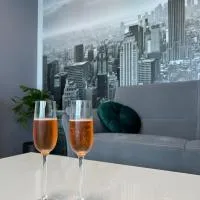 Krasta Home apartament Parking & With CITY & RIVER VIEW, ξενοδοχείο στη Ρίγα