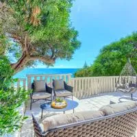 Luxury beach, готель у місті Іван Долац