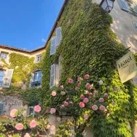 Hôtel Le Quatorze, hotel u gradu Fižak