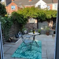 Newton Road Home A small cosy comfortable 2 bedroom terrace house