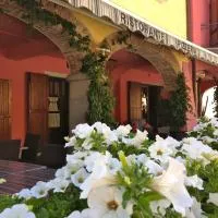 Albergo Ristorante La Rocca, מלון בפירנצולה