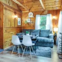 Fire Pit, Deck & Grill: Cozy Twain Harte Cabin!, хотел в Twain Harte