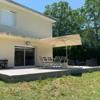 Dépendance chaleureuse et calme, hotel a Champagneux