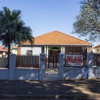 Gielex Guest House, hotel i Glenwood, Durban