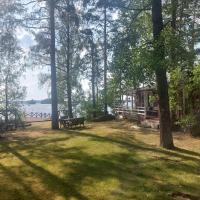 Lakeside Lea, rantamökki, hotel cerca de Aeropuerto de Tampere-Pirkkala - TMP, Vihola