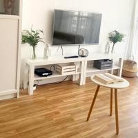 Apartamento renovado y tranquilo, ideal familias - los mejores accesos, hotel i Ciudad Jardin, Málaga