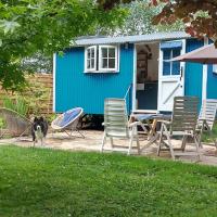 The Holcombe Hut, Ridgefield House