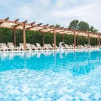 Emerald Hotel, מלון באולצין