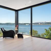 Oceanfront penthouse duplex wamazing view!