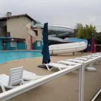 Mobile-home dans camping 4 étoiles, Hotel in Condrieu