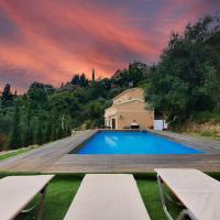 Luxury Villa Annette with Stunning Views and Pool, hotel in Makráta