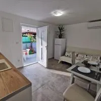 Viesnīca Apartmani Vana pilsētā Tribunja