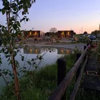 Pond Beach 2ppl-private Hot tub, hotell i Errill