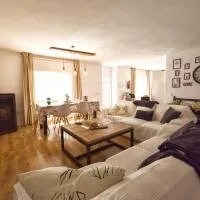 Aldeanueva de la Sierra에 위치한 호텔 La Casita de Rosa Sierra de Francia - Cozy Rural House with Fireplace