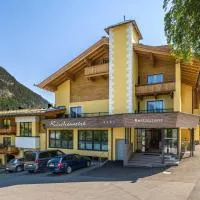 Landhotel Kirchenwirt, hotel em Unken