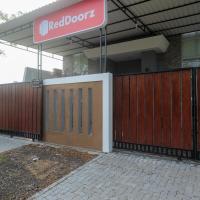 RedDoorz near Kawasan Bandara Ahmad Yani Semarang 2, hotel cerca de Aeropuerto Internacional Achmad Yani - SRG, Kalibanteng-kidul