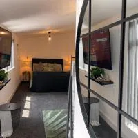 Cute+Cozy Guesthouse for 2 +secure offroad parking, hotel a Fallings Park