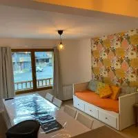 Le fleuri ensoleillé de Guzet, hotel di Ustou