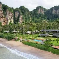 Tinidee Hideaway Tonsai Beach Krabi, хотел в Тонсай Бийч